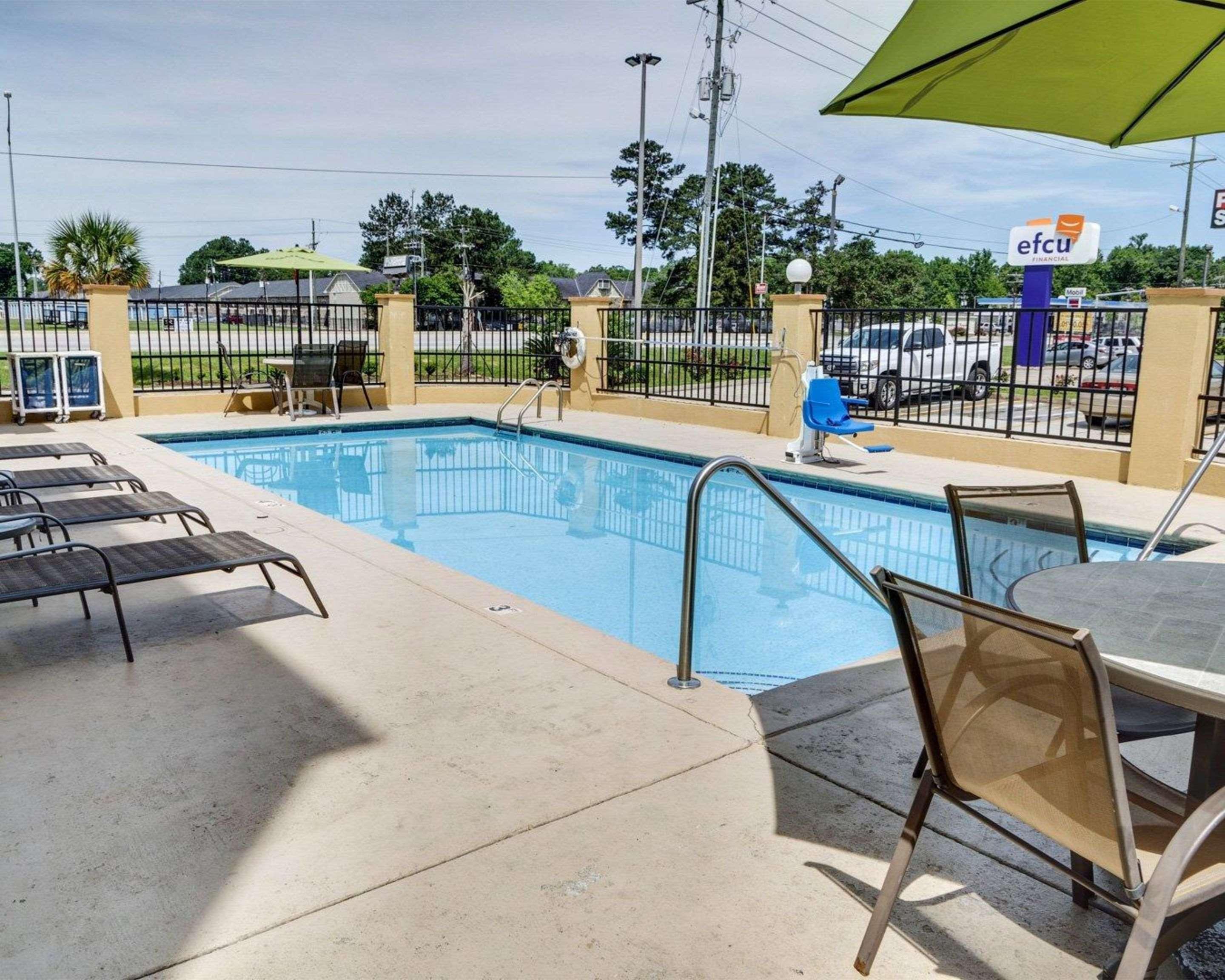 Quality Suites Baton Rouge East - Denham Springs Zewnętrze zdjęcie
